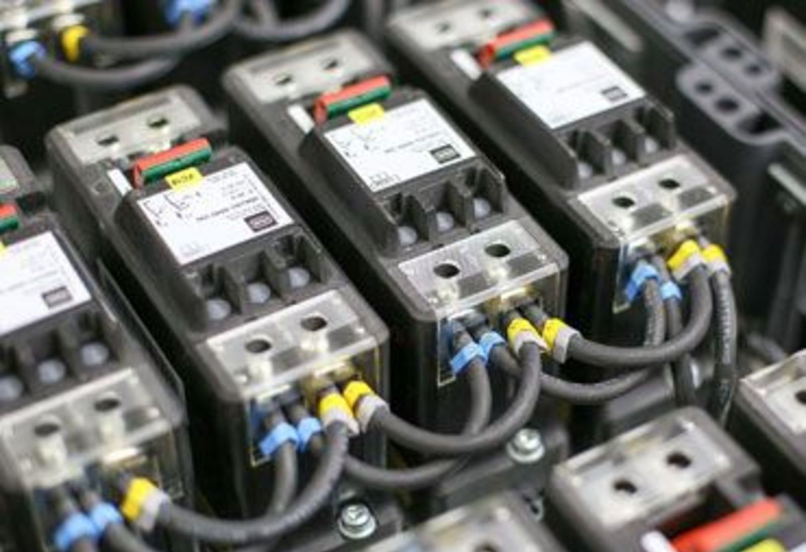 电能质量及其对控制与安全系统的影响