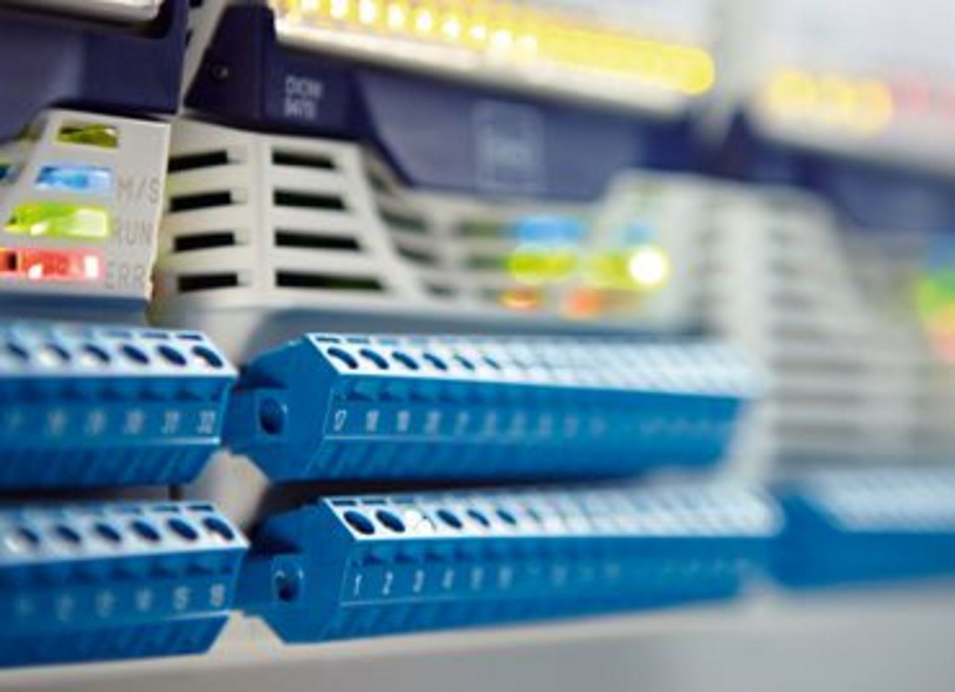 断电情况下控制系统的行为