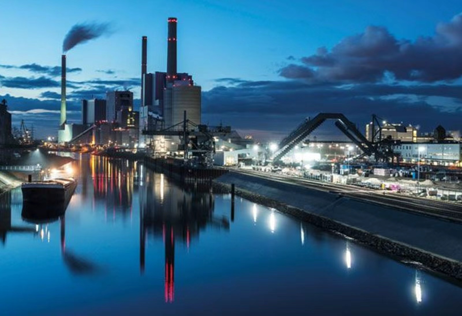 粉尘、高温与照明衰减：工艺装置中的隐性问题